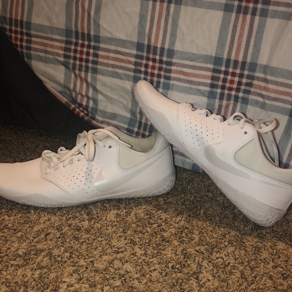 NIKE CHEERLEADING SHOES!! Basically brand new!